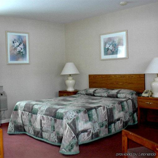 Budget Host Inn - Манистик Стая снимка